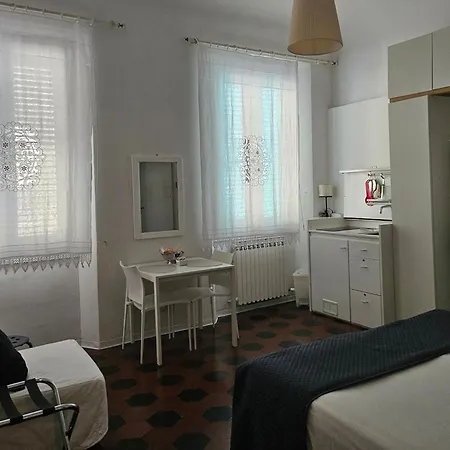 Lucretia House