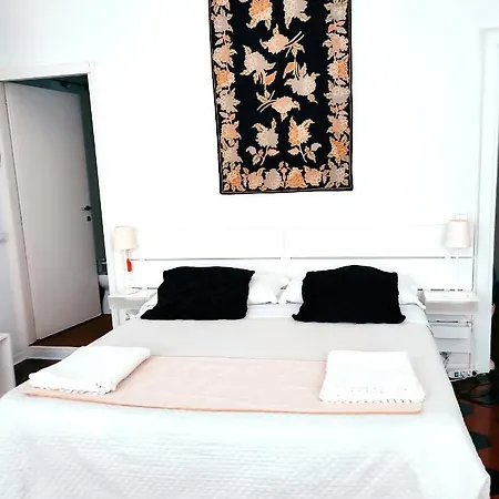 Lucretia House Florence